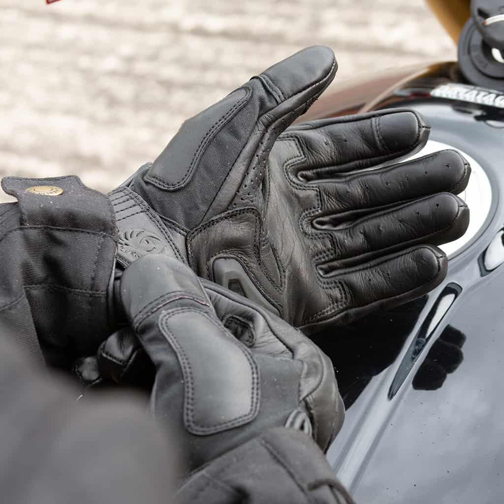 Merlin Glenn motorcycle gloves in black
