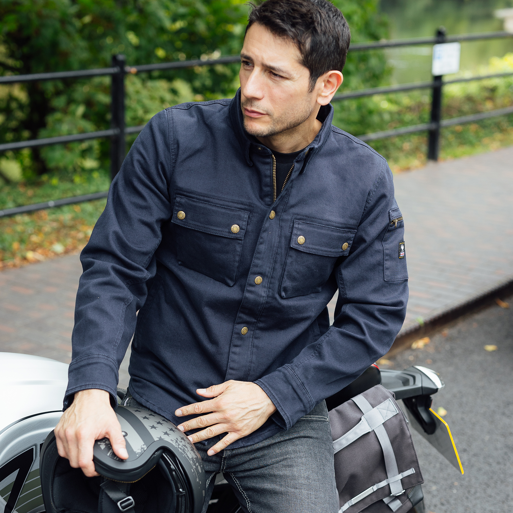 Merlin Brody shirt in navy