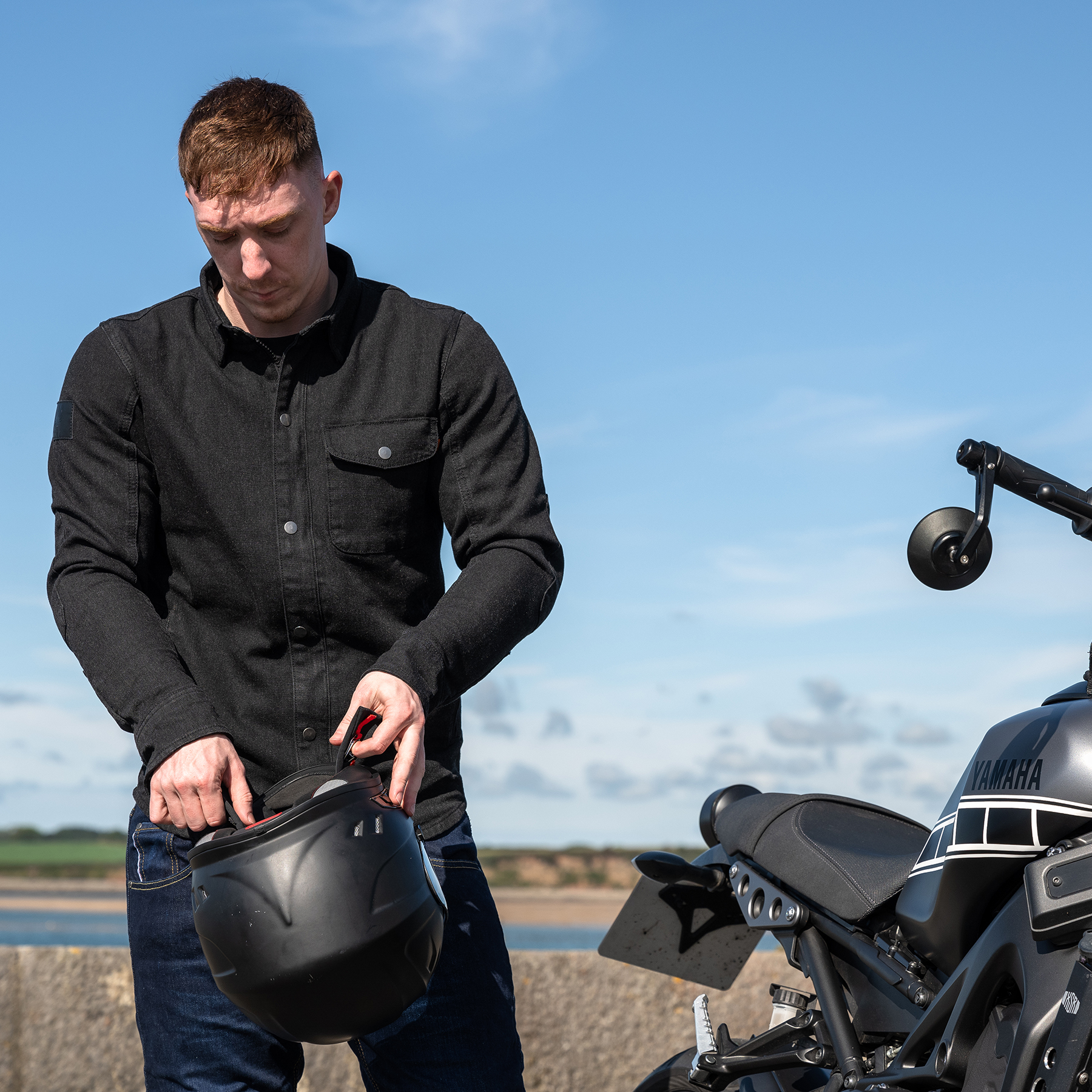 Lifestyle image of Merlin Porta shirt in black