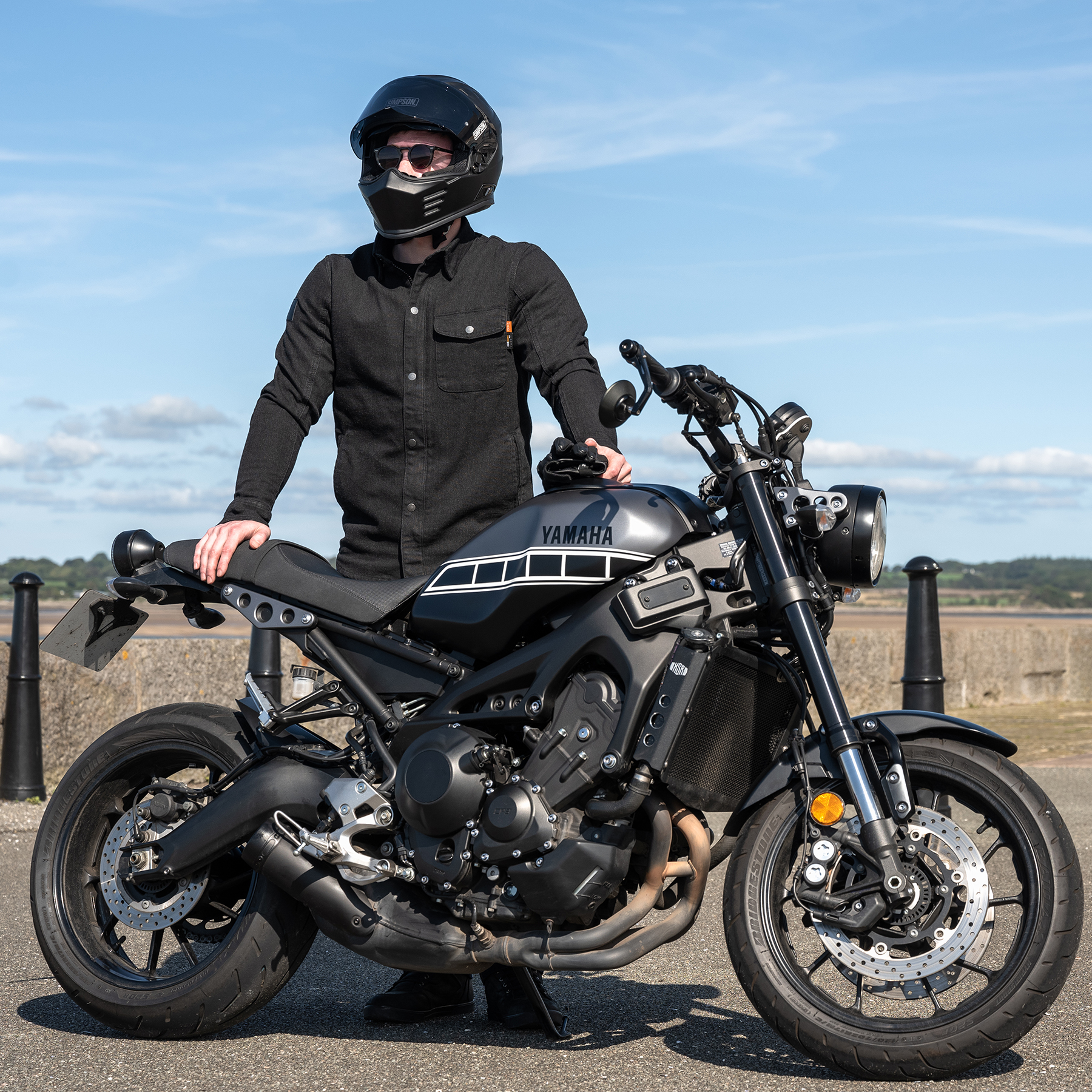 Lifestyle image of Merlin Porta shirt in black
